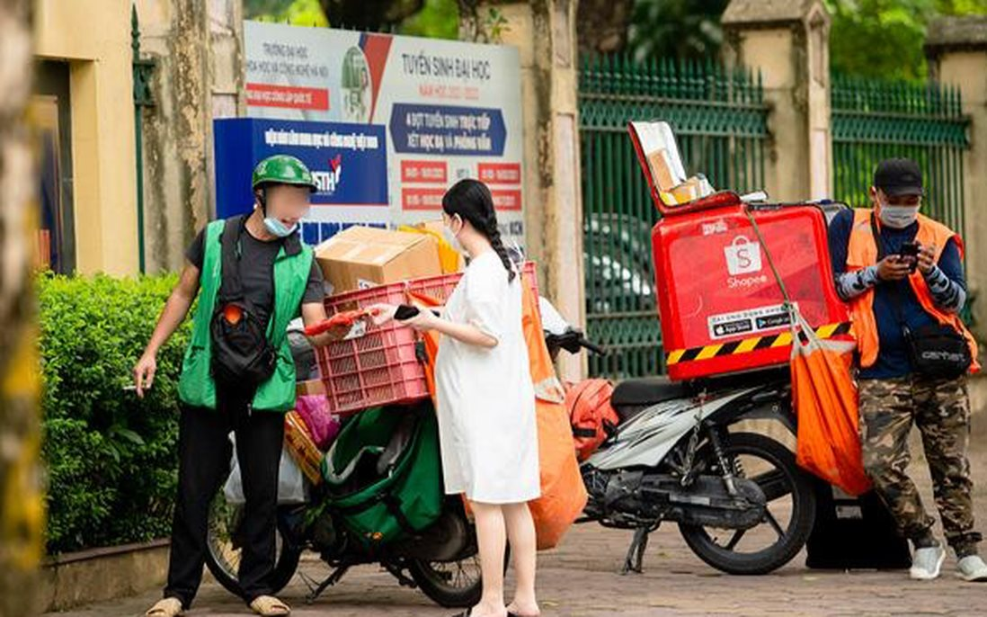 Đơn chỉ có phí 1,8 triệu đồng nhưng phải chuyển khoản 100 triệu mà vẫn không được nhận, người phụ nữ báo công an
