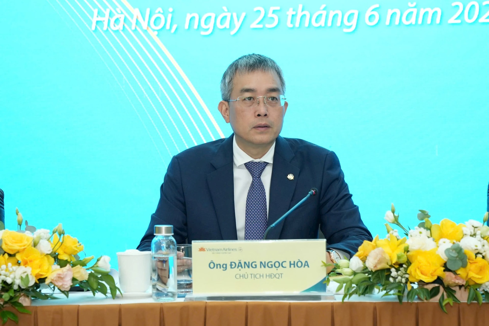 2.-doanh-thu-hop-nhat-dat-112.776-ty-dong-va-loi-nhuan-sau-thue-hop-nhat-dat-7.958-ty-dong.jpg