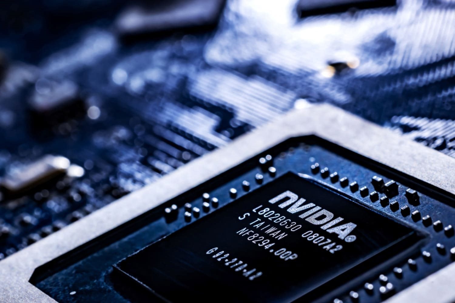 Hãng vô danh Nhật Bản ẩn mình suốt 100 năm, giờ đây khiến Nvidia, Microsoft, Google phải xếp hàng chờ đợi, có tiền tỷ cũng phải cúi đầu