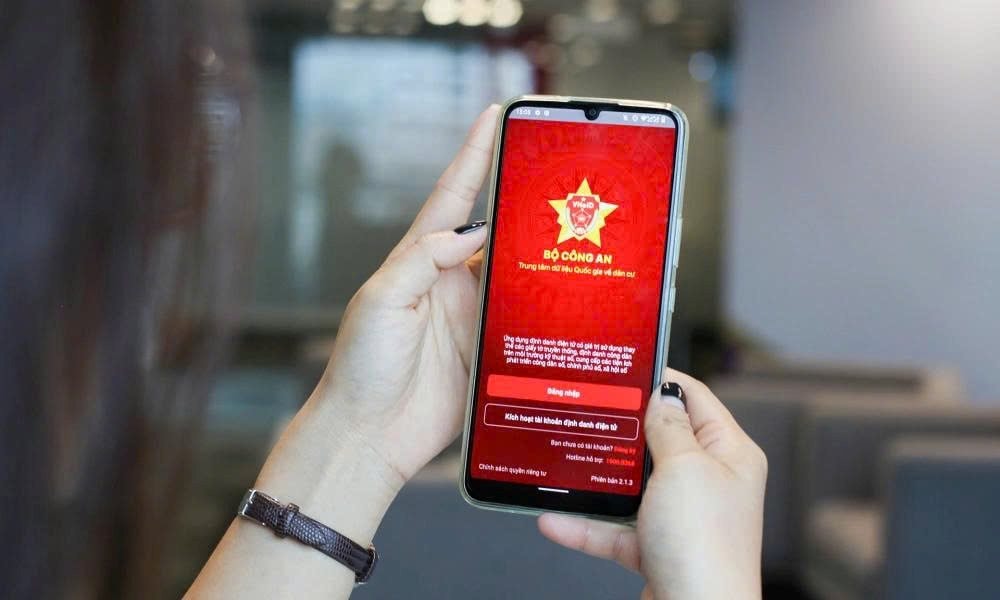 Công an Hà Nội vừa phát thông báo quan trọng về VNeID, người dân cần chú ý ngay