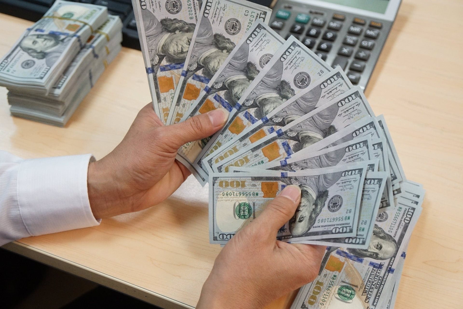 usd-6-1557896691630729520951.jpg