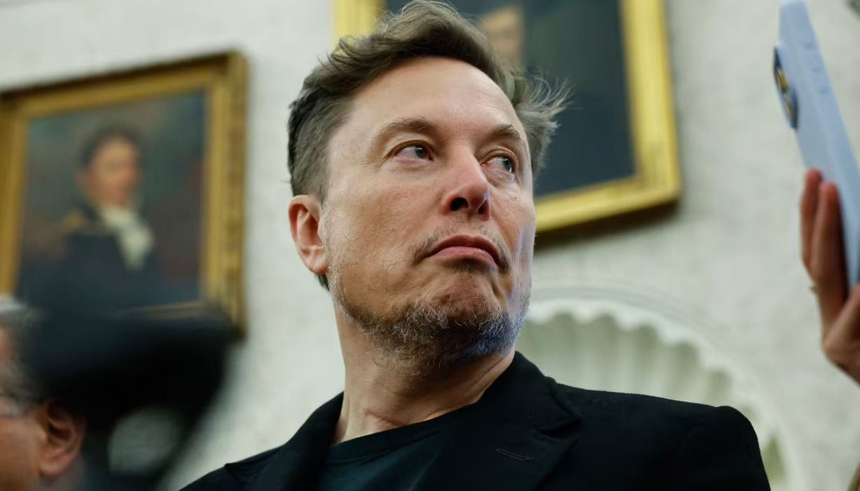 Elon Musk đang tự tay hủy hoại Tesla: Đế chế 1.000 tỷ USD bất lực nhìn CEO khẩu chiến, nhà đầu tư như ngồi trên đống lửa