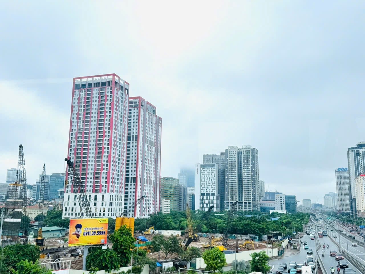 Thị trường bất động sản nguy cơ “bội cung”