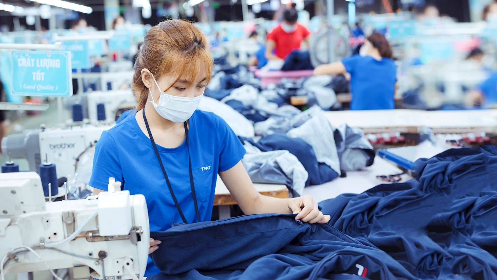 Ngành dệt may Việt Nam lần đầu ghi nhận xuất khẩu giảm trên 10% sau 30 năm