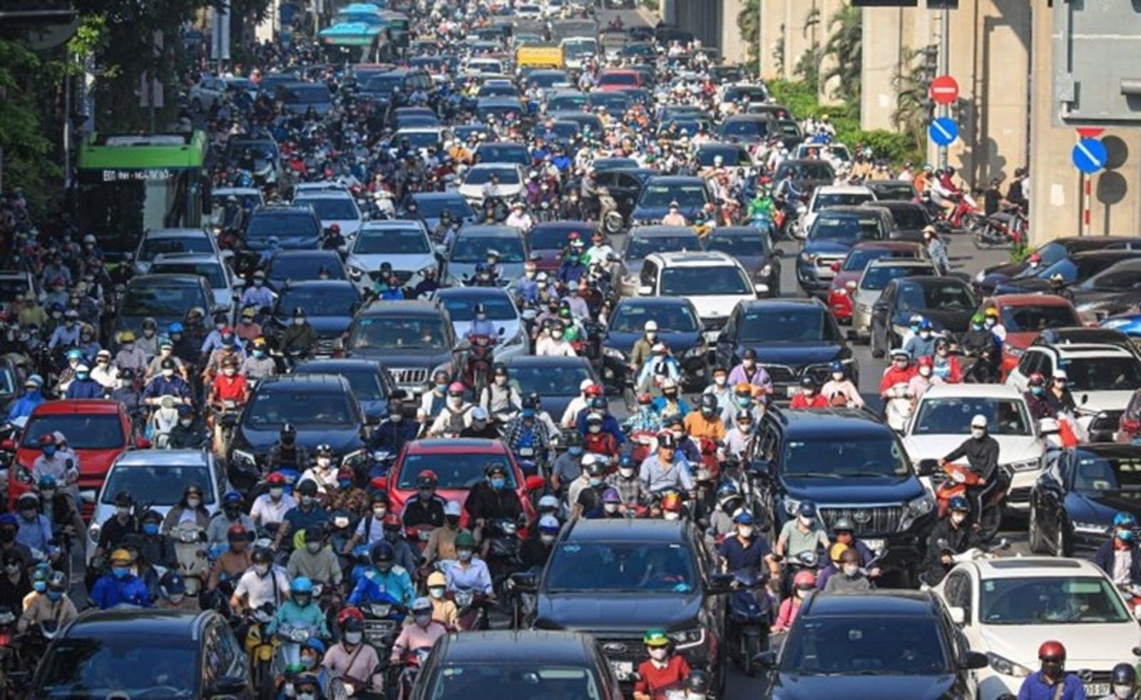 Đề xuất áp tiêu chuẩn khí thải ô tô lưu hành theo khu vực