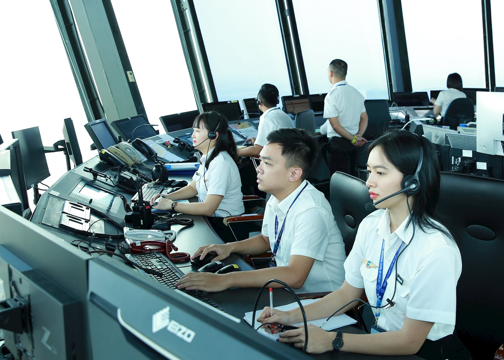 Doanh nghiệp duy nhất kiếm tiền từ mọi chuyến bay qua bầu trời Việt Nam thu lãi nghìn tỷ