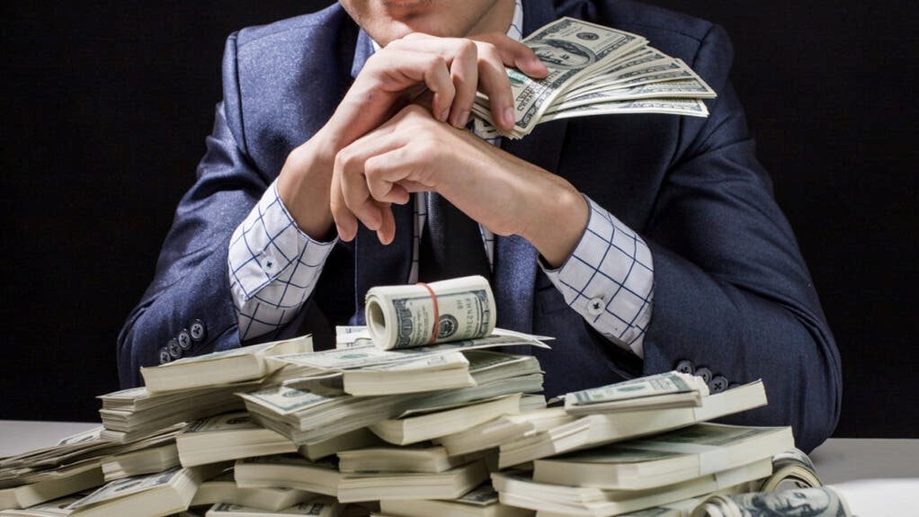 Bi kịch doanh nhân đánh bạc gần 1 tỷ USD, cuối cùng bán tháo nhà ở, phải kêu gọi quyên góp từ thiện để chữa bệnh