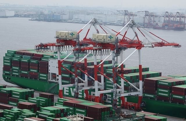 Ông Trump nói Nhà Trắng đã gửi thư thông báo mức thuế 25% tới Hàn Quốc Nhật Bản, dọa sẽ tăng thêm 25% nếu trả đũa
