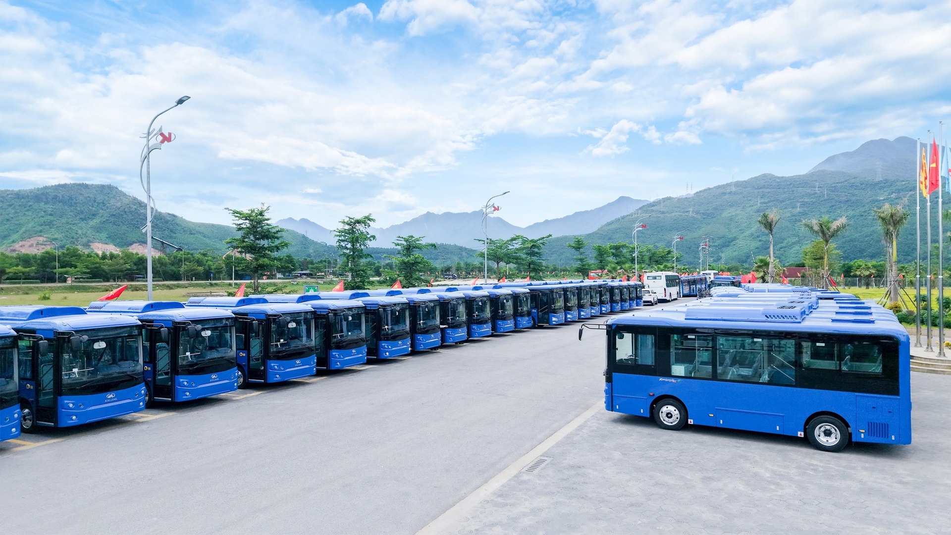 Hãng xe Việt đặt nhà máy ở Chân Mây 'thần tốc' làm 40 xe buýt/ngày cho TP.HCM, lăn bánh ngay tháng sau
