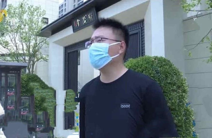 Người đàn ông mang hơn 14,5 tỷ đồng tiền đền bù đất đi gửi tiết kiệm, 1 năm sau đến rút thì được thông báo: “Tiền của anh chưa từng được gửi vào ngân hàng”