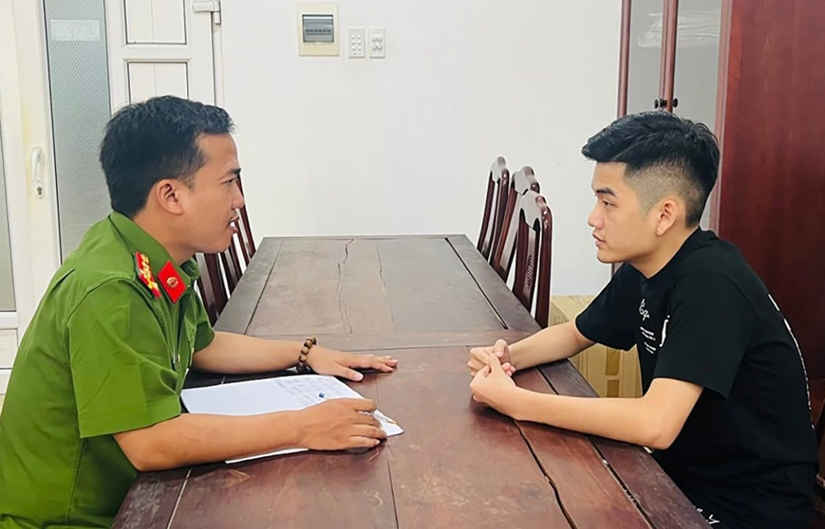 Thanh niên nhận thông báo phải nộp thêm tiền vì tài khoản có hơn 1 tỷ đồng nhưng không nộp mà báo công an