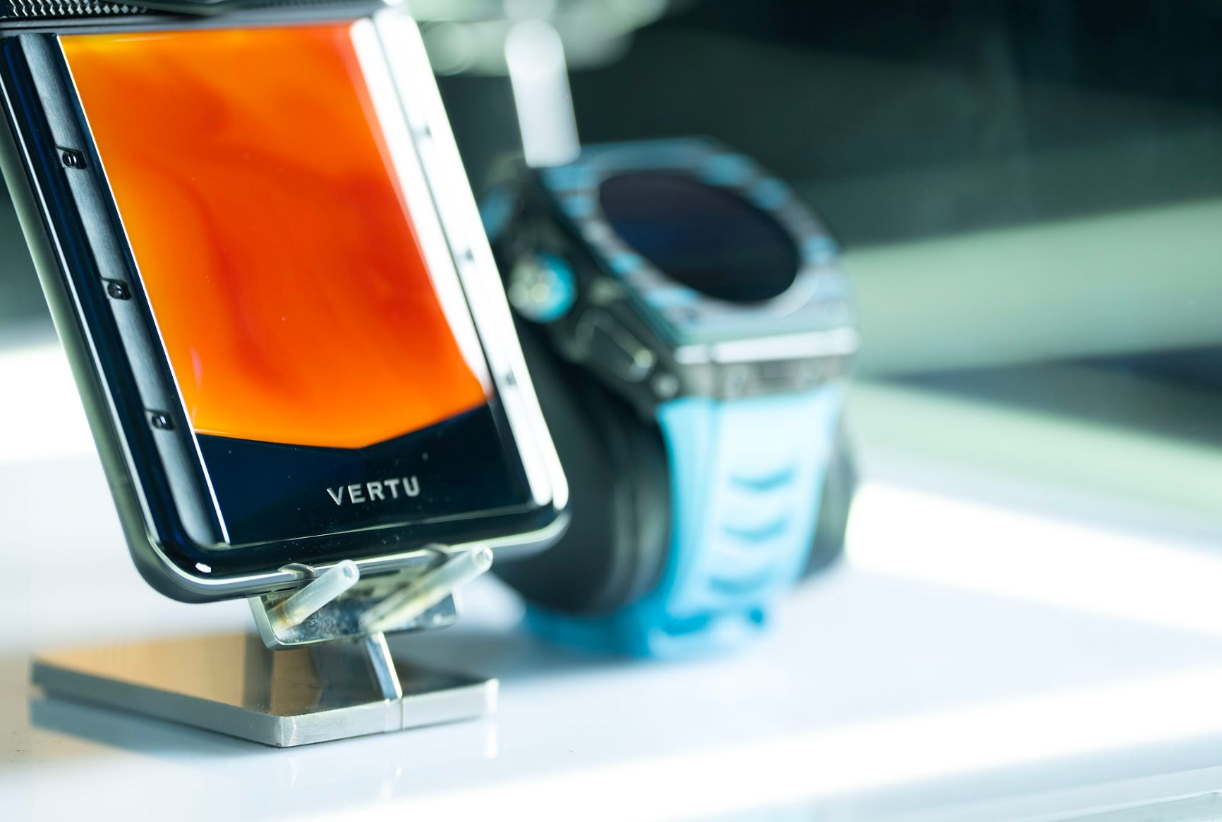 Việt Nam nhiều người giàu Top 6 khu vực, loạt thương hiệu cao cấp Garmin, LAVA International, Vertu... ồ ạt tăng hiện diện