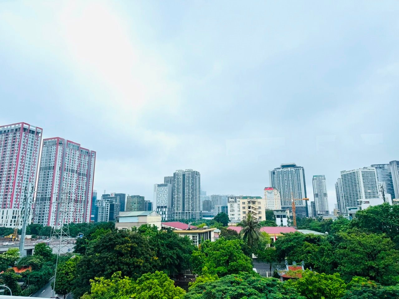 Chung cư được ưa chuộng, đất nền sụt giảm