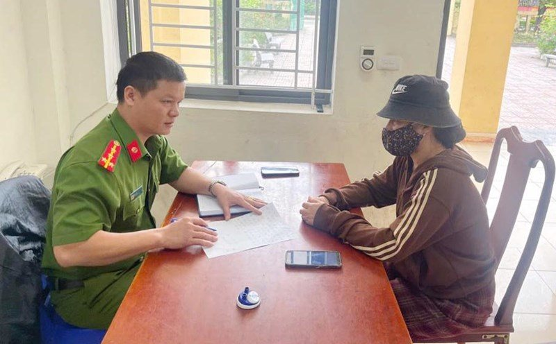 Đã làm xong việc nhưng người thuê quyết không chuyển khoản trả 2,4 tỷ đồng, người phụ nữ báo công an