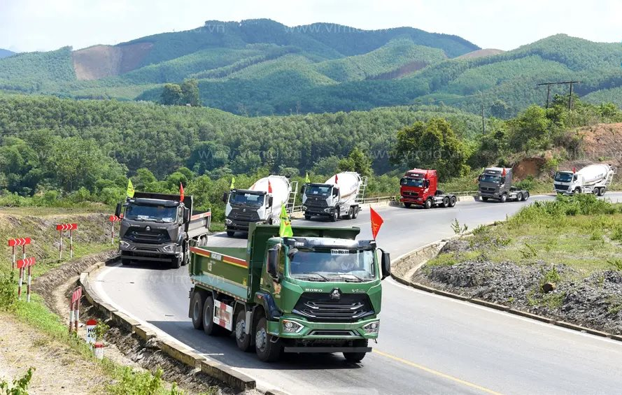 Công ty buôn xe ô tô báo lãi quý 2/2025 tăng 375%, cổ phiếu kịch trần