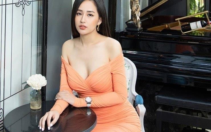 Hoa hậu Mai Phương Thuý "chóng mặt" vì nhìn bảng điện