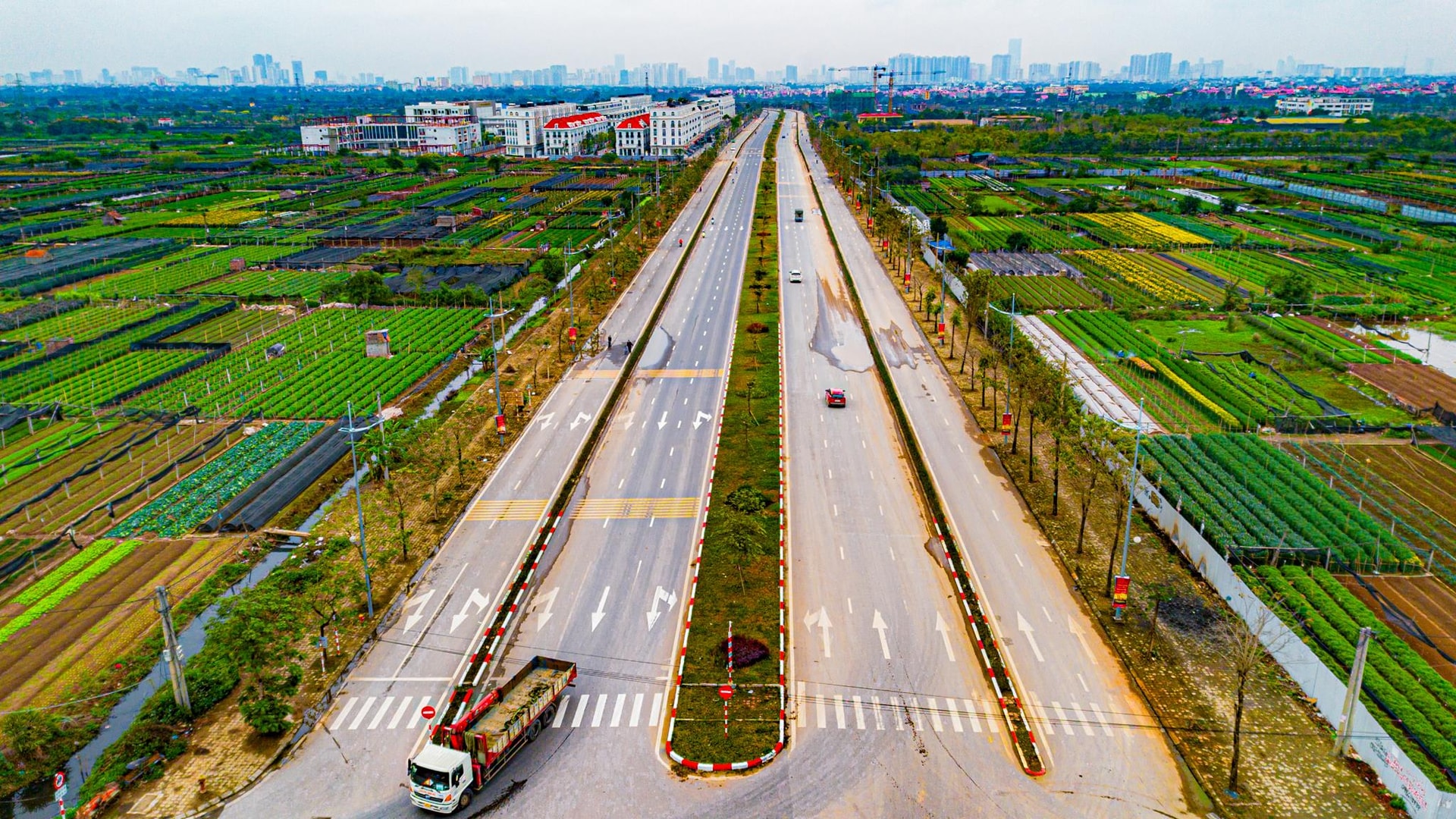 Đại lộ 10 làn xe được mong chờ bậc nhất Hà Nội có chuyển biến quan trọng, siêu dự án của Tỷ phú Phạm Nhật Vượng hưởng lợi