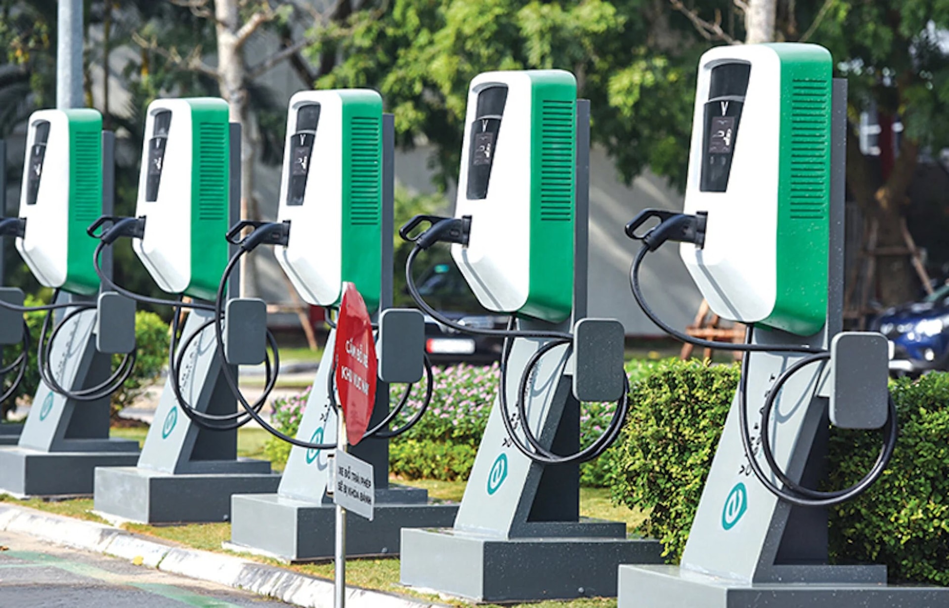 Vingroup hỗ trợ người dân Hà Nội chuyển đổi xanh bằng loạt chính sách chưa từng có