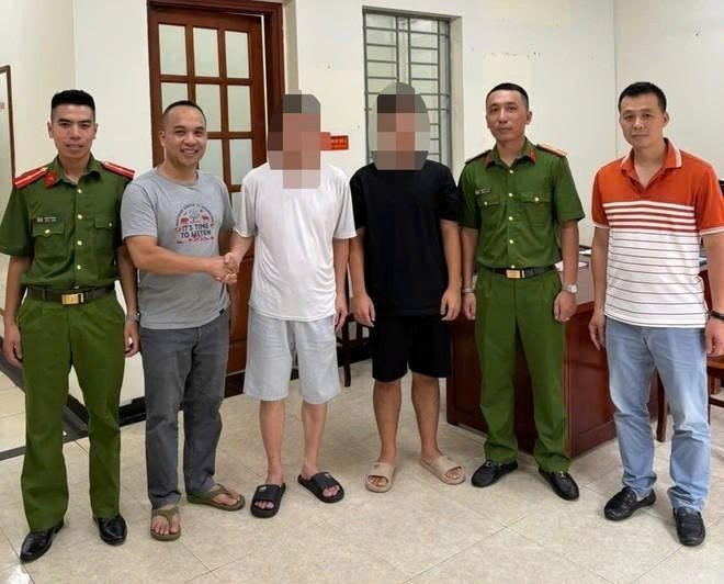 Nam sinh 2007 ở Hà Nội gọi điện nhờ bố chuyển khoản 150 triệu đồng, 30 phút sau được công an đưa đi 