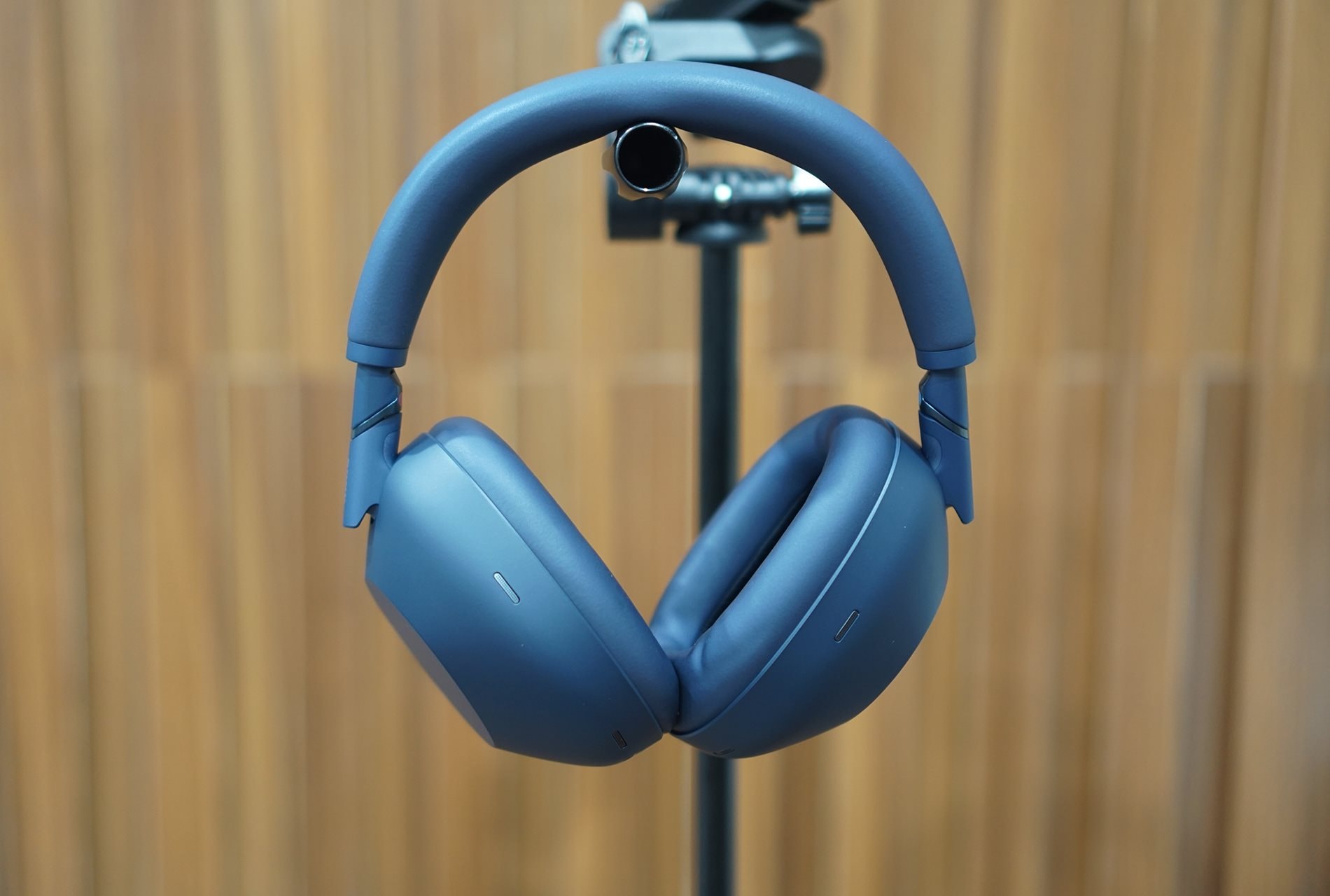 Đánh giá Sony WH-1000XM6 – Không phải một cuộc cách mạng, nhưng đáng tiền