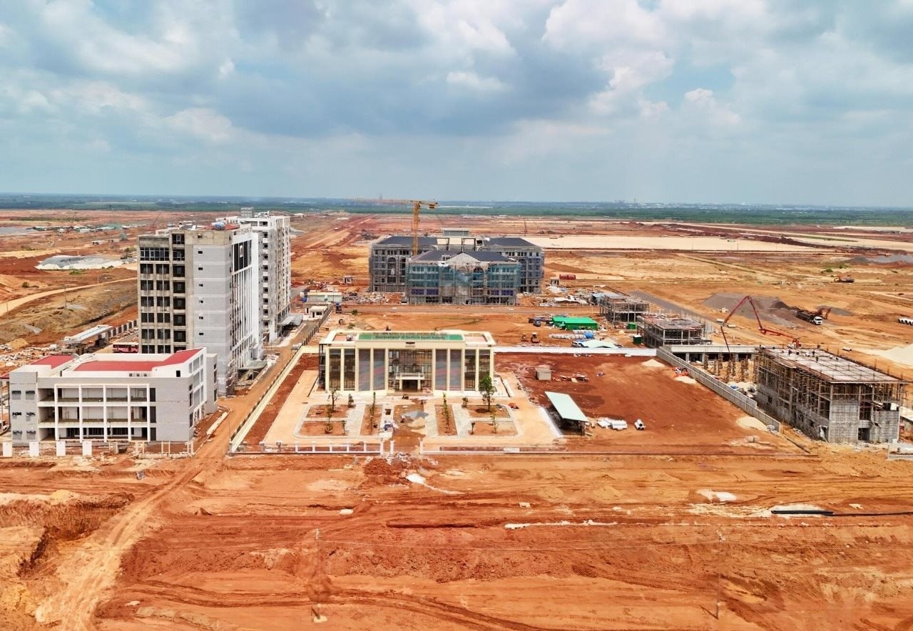 Dự án xịn nhất Việt Nam từng xin lùi tiến độ, được Thủ tướng ra tối hậu thư: Còn đúng 5 tháng, 13.000 người tăng tốc, gói thầu lớn nhất có tin vui
