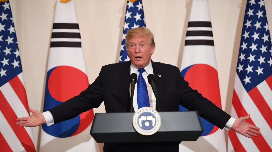 Ông Trump ﻿áp thuế 15% với hàng hoá Hàn Quốc, 25% với Ấn Độ kèm lời đe doạ "trừng phạt"