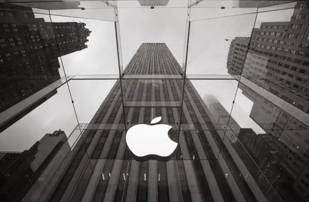Ngược chiều cả thế giới, Tim Cook đứng ngoài cơn địa chấn AI, khiến đế chế Apple 3.000 tỷ USD hụt hơi