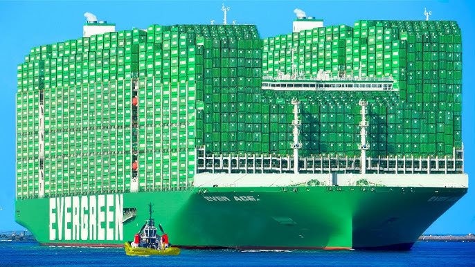Hai tàu Evergreen gặp nạn liên tiếp: Hơn 50 container rơi xuống biển