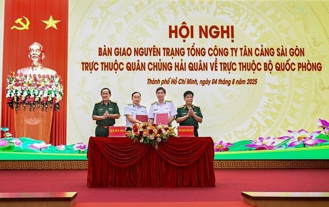 Bàn giao DN quốc phòng nắm ½ thị phần cảng biển cả nước trực thuộc Quân chủng Hải quân về trực thuộc Bộ Quốc phòng