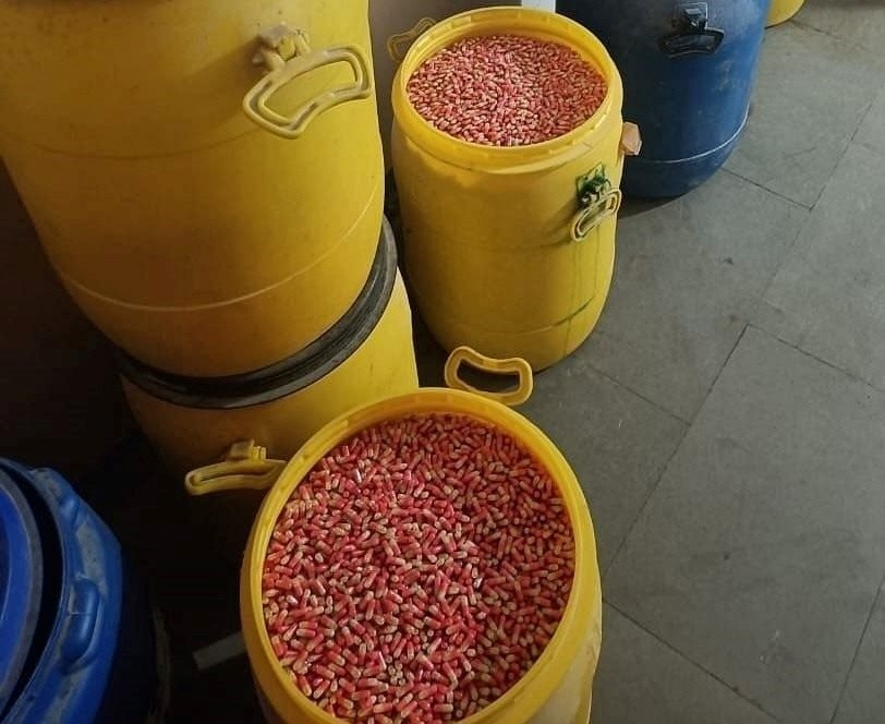 Điều tra suốt 2 tháng, triệt phá đường dây sản xuất thuốc giả, thu giữ gần 200 kg thuốc nhái Panadol, Johnson & Johnson, GSK…