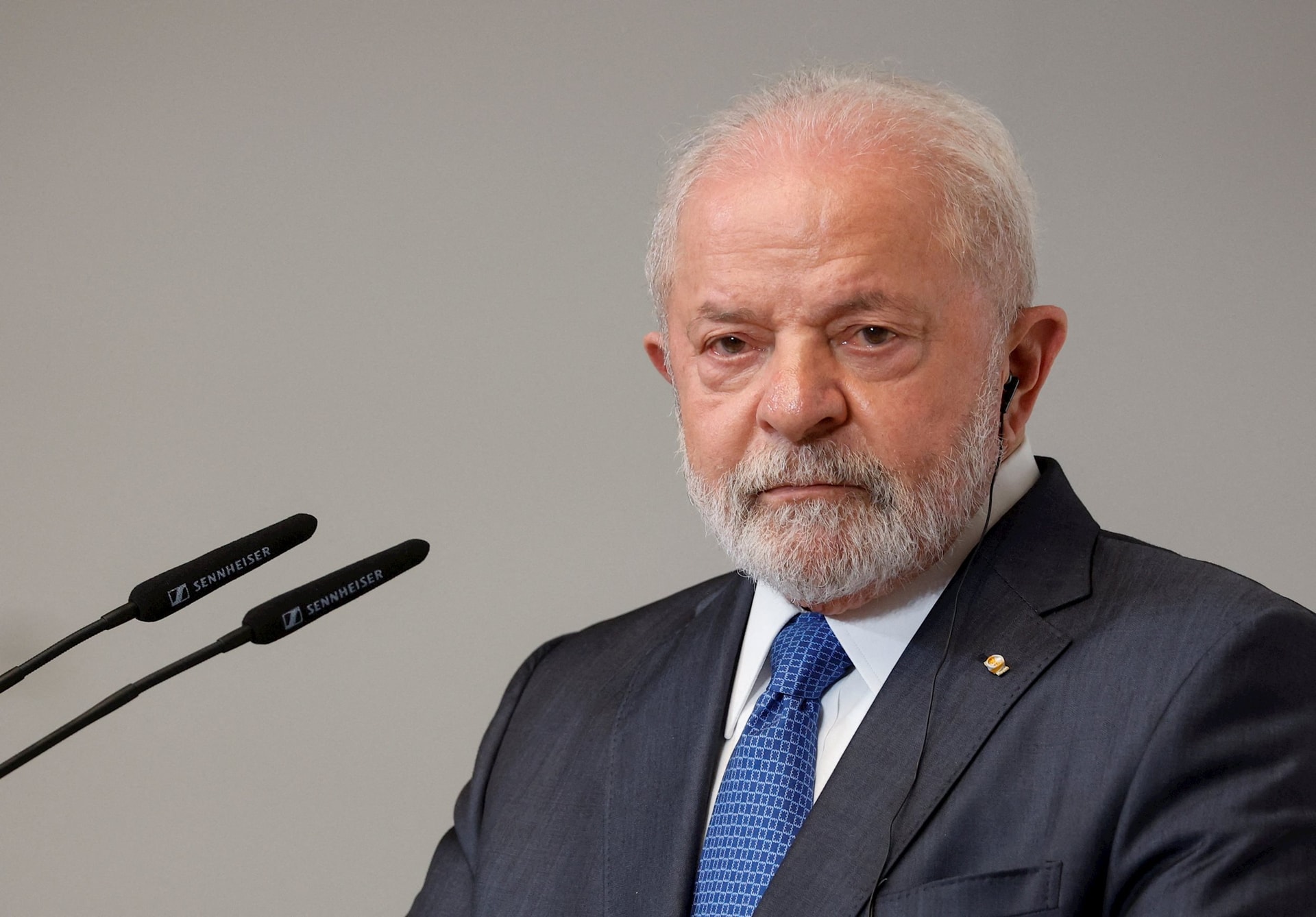 Tổng thống nước chủ tịch luân phiên BRICS tuyên bố không “hạ mình” để nói chuyện thuế quan với ông Trump, chuẩn bị điện đàm với Nga, Trung Quốc để tìm sách lược ứng phó