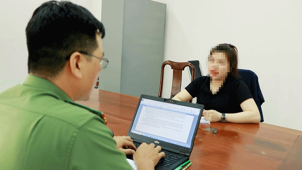 Công an đã cảnh báo nhiều lần, người phụ nữ Hà Nội vẫn chuyển khoản 340 triệu đồng cho lừa đảo 