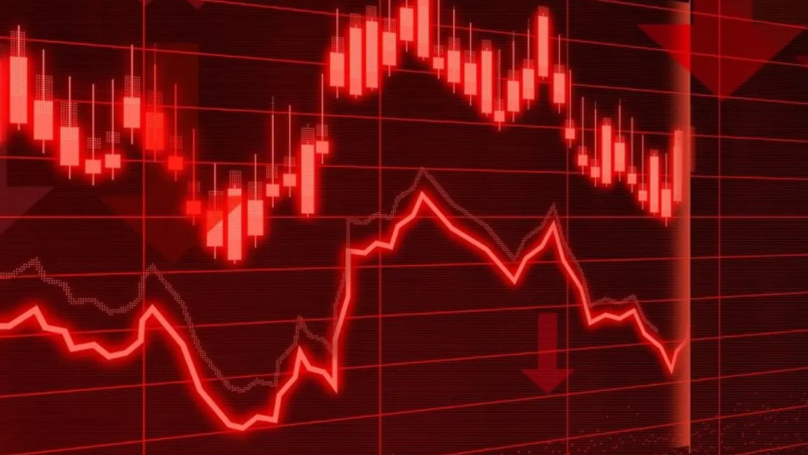 Lực bán dồn dập sau 11h, VN-Index lao dốc giảm gần 13 điểm
