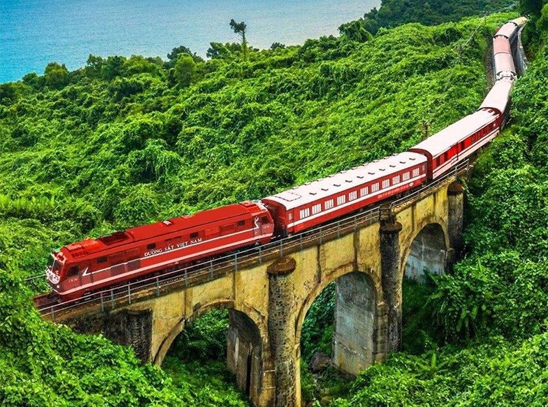 Có gì ở đoàn tàu hạng sang đi dọc Việt Nam, giá vé tới 220 triệu đồng/người: tổng hành trình 8 ngày 7 đêm xuyên Việt, dịch vụ sang xịn như khách sạn 5 sao 