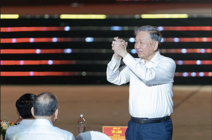 Tổng Bí thư Tô Lâm dự chương trình "Dưới Cờ Vinh Quang"