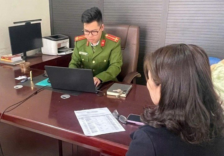 Người phụ nữ ở Hà Nội thấy bất thường nhưng vẫn chuyển khoản 280 triệu đồng, đến khi mất 600 triệu mới báo công an
