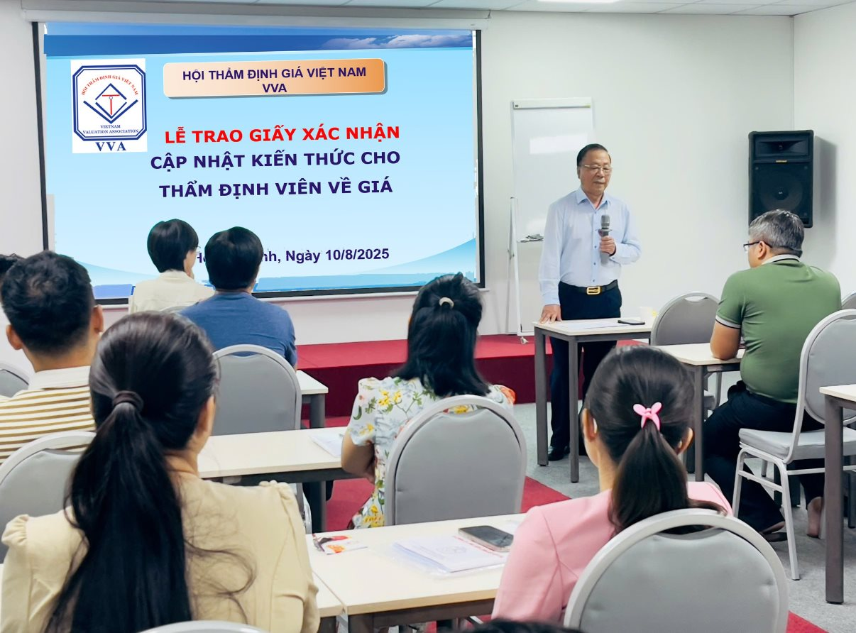 Hội Thẩm định giá Việt Nam tổng kết lớp cập nhật kiến thức CNKT2025.14 tại TP Hồ Chí Minh