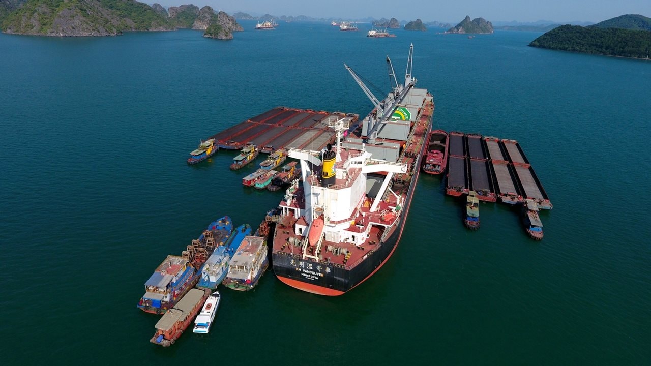 Siêu cảng có thể đón tàu 200.000 tấn: "Kho báu tỷ đô" của Quảng Ninh đang chờ khai mở