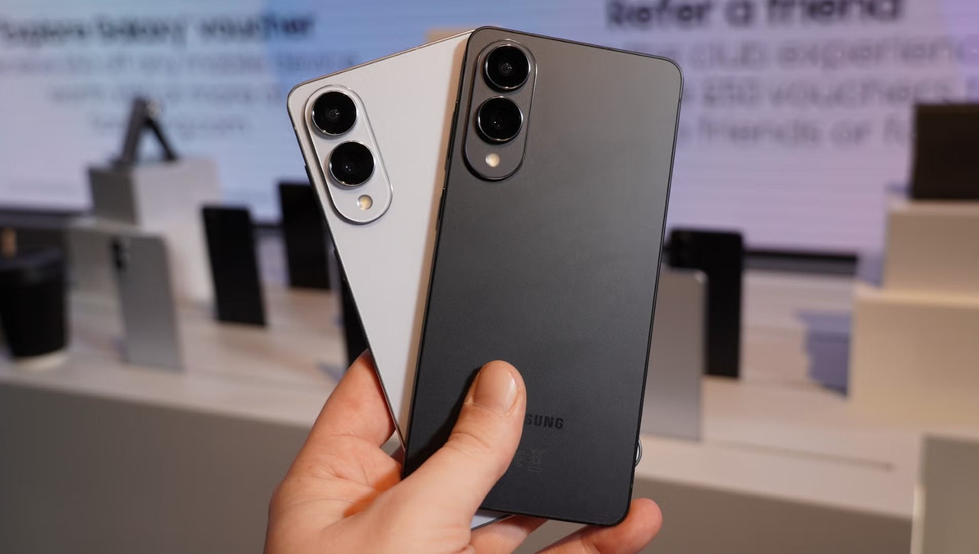 Chuyên gia review: "Đây là các mẫu điện thoại tôi khuyên bạn không nên mua lúc này" - Samsung có 2 cái tên