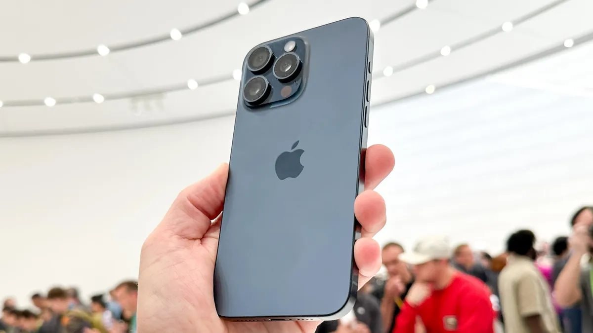 Cây bút công nghệ: "Dùng iPhone 15 Pro Max được một năm, tôi quyết định sắp tới không mua iPhone mới nữa"
