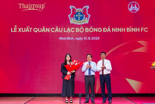 Con gái sinh năm 2001 của bầu Thụy làm Chủ tịch CLB bóng đá Ninh Bình: Từng làm Tổng giám đốc Thaispace, nhận bằng khen của cựu Tổng thống Mỹ Barack Obama