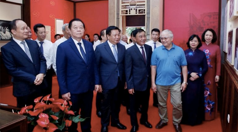 Di tích nhà số 48 phố Hàng Ngang, nơi Bác Hồ viết Tuyên ngôn độc lập được gắn biển biển công trình kỷ niệm Quốc khánh