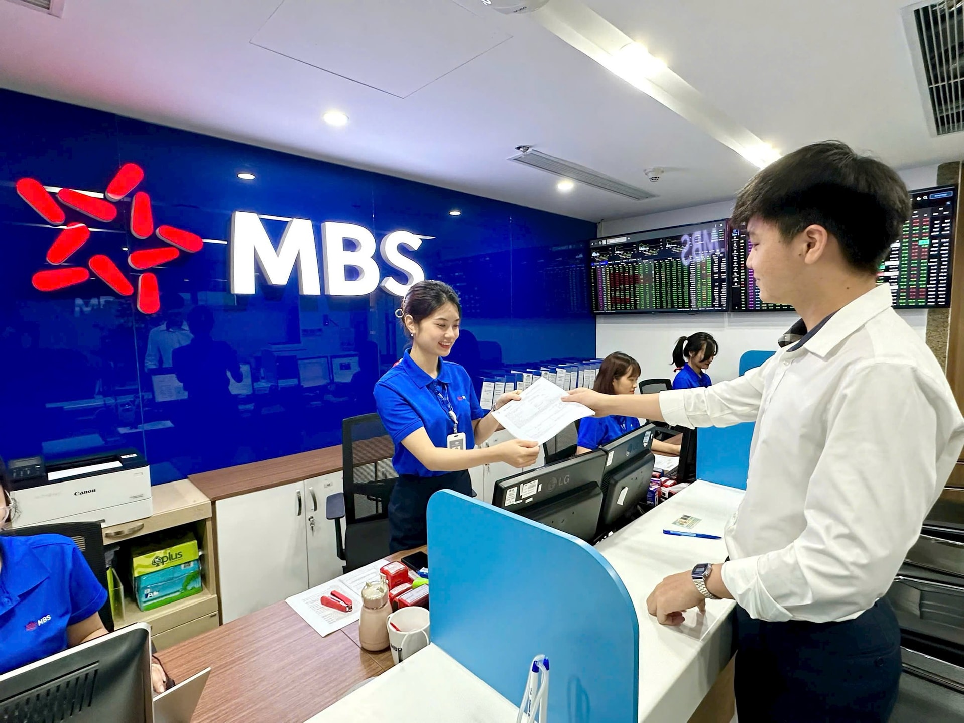 MBS: Triển vọng thị trường vẫn hấp dẫn trong dài hạn, song ngắn hạn cần tích lũy