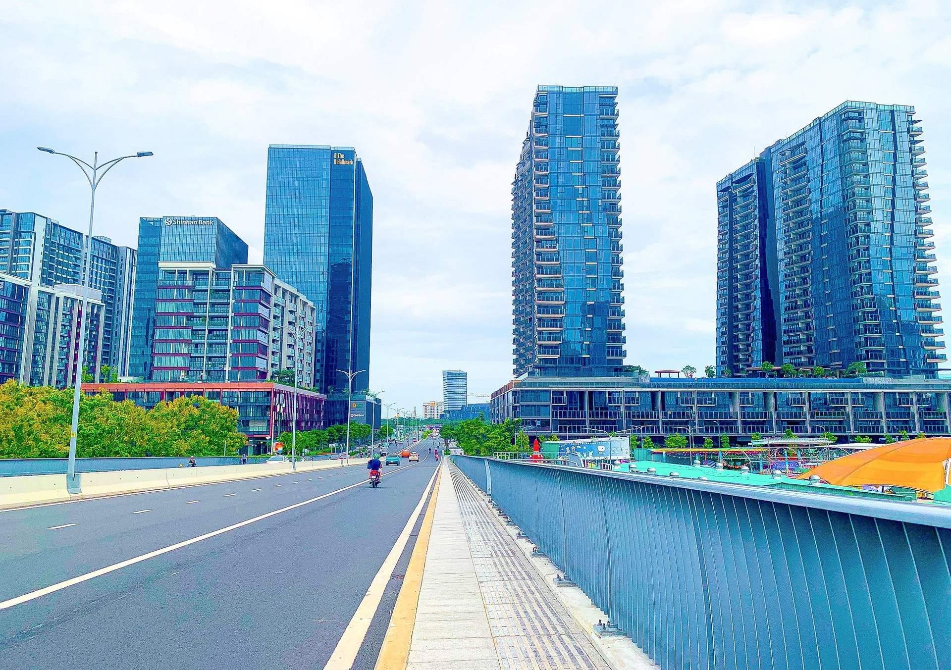 Thị trường bất động sản Hà Nội và TP.HCM "tăng nhiệt" 