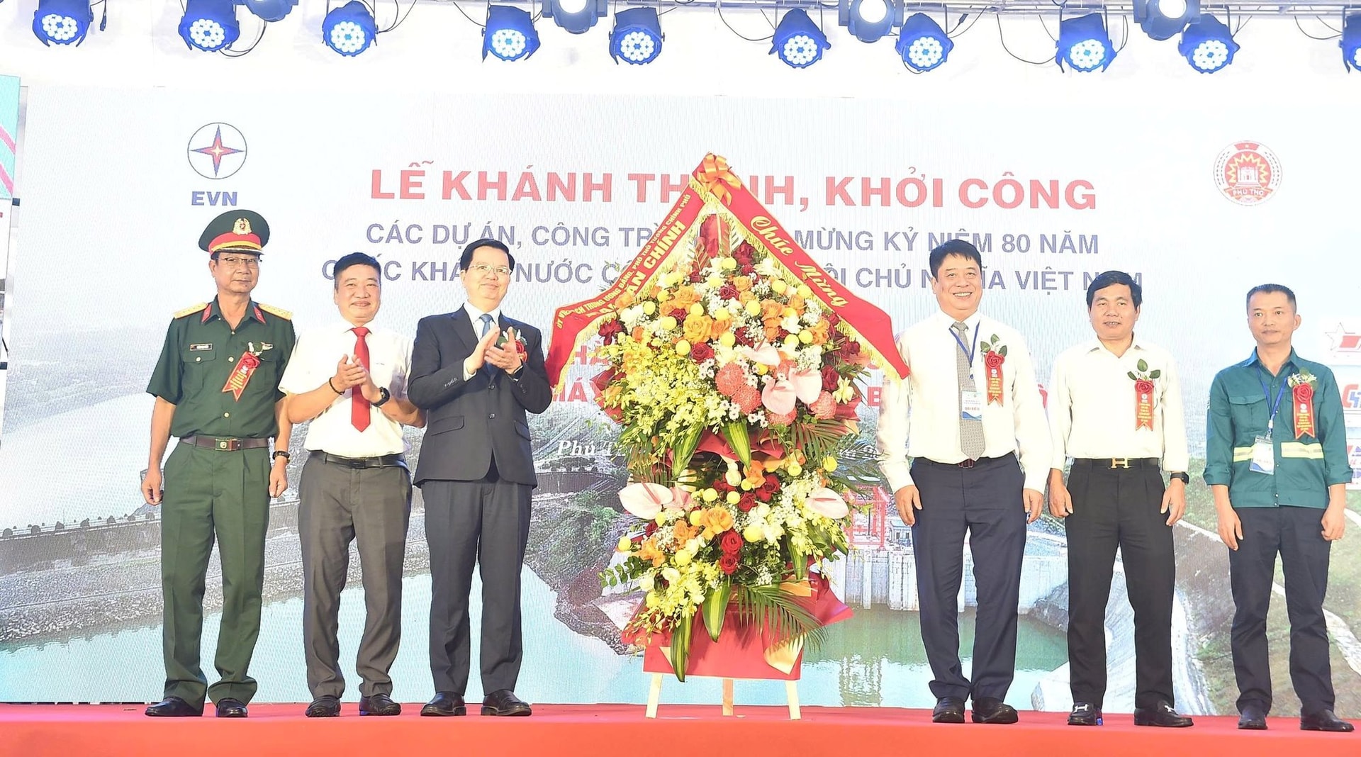 khanh-thanh.jpg