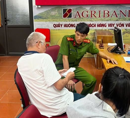 Cụ ông U70 mang 57 triệu đồng tiền tiết kiệm đến ngân hàng giao dịch: Nhân viên Agribank phát hiện, báo luôn lãnh đạo để trao đổi với công an