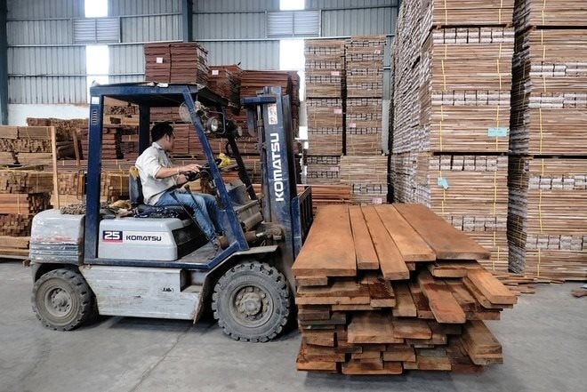 Bị nhầm, đại gia gỗ trên sàn trình lại tỷ lệ chào bán cổ phiếu cho cổ đông hiện hữu từ 5% lên 20%