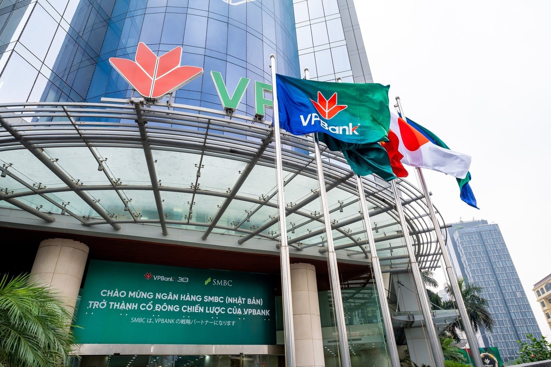Thành viên HĐQT VPBank đăng ký mua 10 triệu cổ phiếu VPB