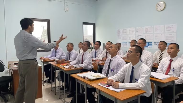 Hàng chục nghìn lao động bị sa thải tại quê nhà, nền kinh tế lớn nhất ĐNÁ tăng cường xuất khẩu lao động sang Nhật Bản
