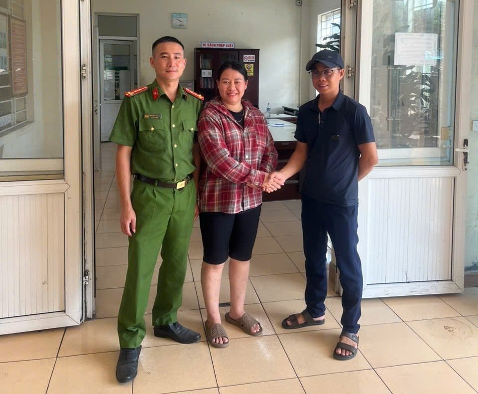 Phát sinh giao dịch 200 triệu đồng với người phụ nữ sinh năm 1990, người đàn ông ở Hải Phòng phải lên công an phường xác minh 